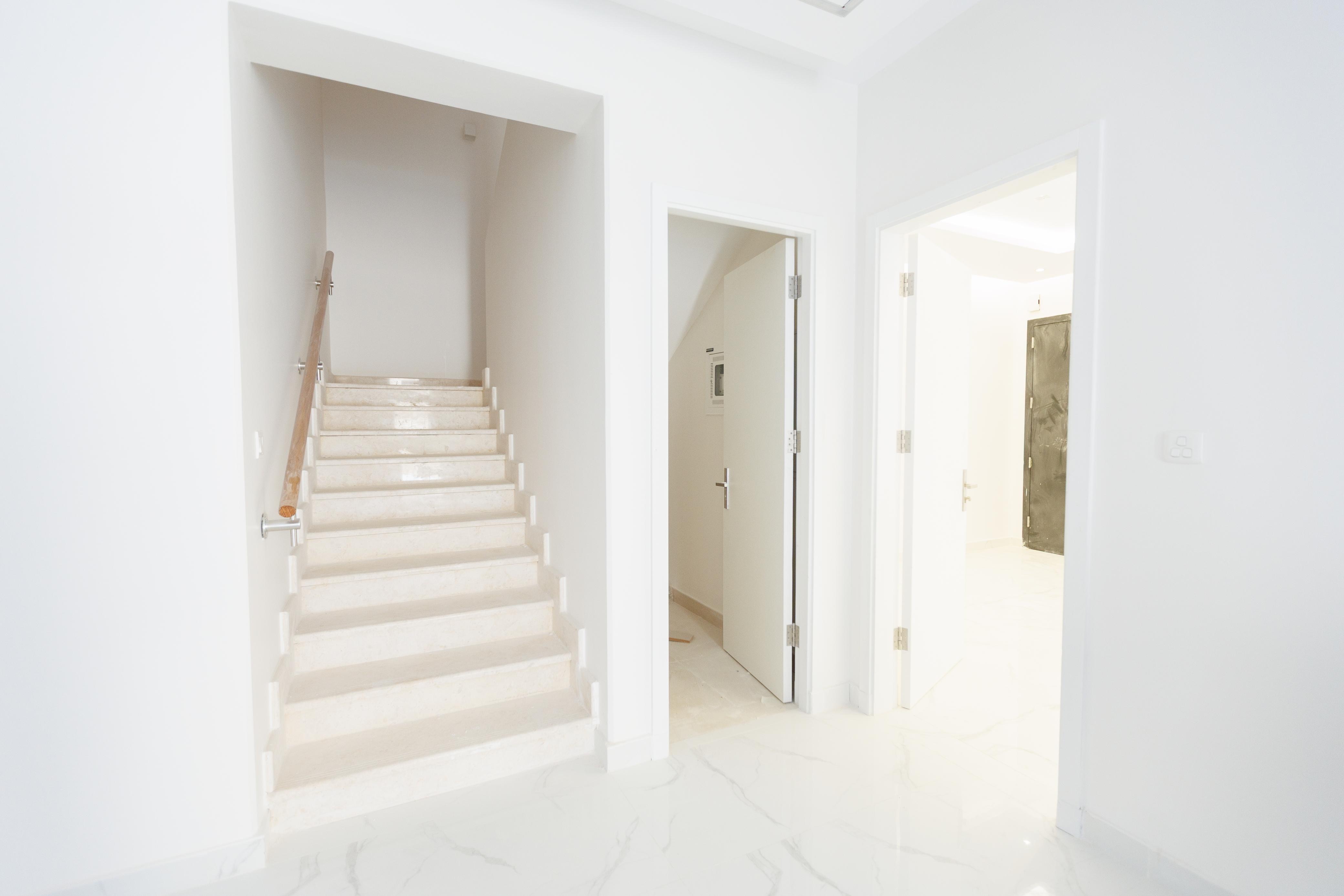 Modern Luxury Villa for Rent in Sedra Roshn 🏡✨ Contemporary Design | Premium Finishes | Prime Location 🔑🌿